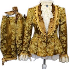 Fitted Gold Sets For Costume Party, Fitted Festive Sets For Costume Party, Fitted Brocade Suits For Weddings, Elegant Fitted Suits For Costume, Festive Vintage Fitted Sets, Fitted Vintage Festive Sets, Vintage Sets For Wedding And Festive Season, Festive Vintage Wedding Sets, Wedding Suit