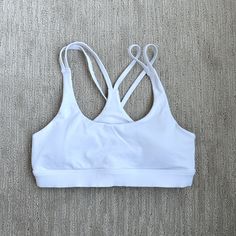 Never Worn, Alo White Sports Bra In Xs, Selling Because It’s Too Small For Me Now. I Got Pregnant And Never Got The Chance To Wear It! Casual Sports Bra With Cross Back, Casual Cross Back Sports Bra, Alo Yoga Cotton Activewear Sportswear, Alo Yoga Cotton Activewear For Sports, Cotton Sports Bra For Workout In Spring, Alo Yoga Cotton Sportswear, Spring Cotton Sports Bra For Workout, Spring Workout Cotton Sports Bra, Alo Yoga Racerback Activewear For Yoga