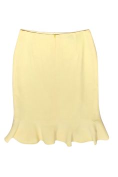 Go for some sunny style with this wool skirt from Escada! Made with a ruffled edge, this pencil skirt will bring some some playful and girly flair to any turtleneck, sweater or silk tank. Size 6 (DE 36) Made in Germany 97% Wool, 3% Elastane Pencil silhouette Ruffled hem Back zippered closure Waist 28" Total length 22.5" Chic Fitted Skirt With Ruffle Hem, Fitted Bottoms With Ruffle Hem For Work, Fitted Ruffle Hem Bottoms For Workwear, Elegant Relaxed Mini Skirt With Ruffles, Formal Fitted Bottoms With Ruffles, Elegant Ruffled Mini Skirt For Spring, Elegant Fitted Bottoms With Ruffle Hem, Elegant Fitted Ruffled Mini Skirt, Elegant Spring Mini Skirt With Ruffles