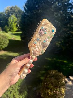 Beach themed mermaid bamboo hairbrush Bamboo Hairbrush, Seashell Mermaid, Cute Gifts For Friends, Fairy Hair, Mermaid Beach, Hippie Wallpaper, Styling Brush, Genoa, Beach Themed