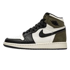 Made for big kids, the Air Jordan 1 Retro High OG GS ‘Dark Mocha’ features a non-traditional accent colour that nonetheless figures prominently in the history of Jordan Brand. The rich brown hue appears on the nubuck heel overlay and collar flap, stamped with a classic Wings logo on the lateral side. The rest of the upper combines a white leather base with contrasting black leather overlays. Nike Air branding adorns the tongue tag. Size & Fit This trainer comes in Grade School sizing and therefo Low Air Jordan 1, Jordan 8, Jordan 2, Wings Logo, Chic Shoes