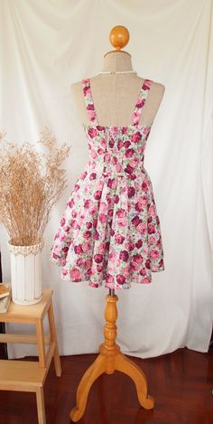 "DHL shipping upgrade is available at check out process. Shipping part by DHL will take 3-6 days only. It costs USD13 in addition from standard shipping cost. ♥ ITEM DESCRIPTION Cute cotton floral printed dress perfect for holiday picnic or tea party. Listing not including any accessories. ✄ MATERIAL ✄ *Cotton *Lining material ✄S I Z E ✄ XS Bust:30-32\" Waist\" 25-26\" Hip:Free Lenght:33\" Ƹ̵̡Ӝ̵̨̄Ʒ♥ Matching pearl necklace/ affordable jewelry CLICK=> https://www.etsy.com/shop/Amordress?sectio Pink A-line Sundress For Garden Party, Cotton Rose Print Dress For Garden Party, A-line Rose Print Dresses For Garden Party, Fitted Cotton Dress With Rose Print, Pink A-line Dress With Rose Print, Retro Party Dress, Floral Dress Vintage, Vintage Sundress, Floral Printed Dress