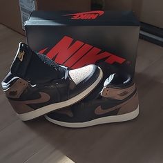 This Is A Brand New Pair Of Jordan 1 Retro Og High Palomino Sneakers. These Sneakers Have Never Been Worn And Come With The Original Box. The Shoe Shaft Style Is High Top, And They Are Designed For Men. The Style Code Is Dz5485-020, And They Are Perfect For Athletic Activities. The Release Year Is 2023, And The Us Shoe Size Is 7. The Color Of These Sneakers Is Brown, And They Are A Part Of The Air Jordan Product Line. These Sneakers Have A Retro Theme And Are Perfect For Any Sneaker Enthusiast. Sporty Brown Lace-up Jordan Shoes, Brown High-top Basketball Shoes For Streetwear, Sporty Brown Basketball Shoes For Streetwear, Brown Jordan Sports Shoes, Brown High-top Jordan Shoes For Sports, Casual Brown Jordan Shoes With Boost Midsole, Brown Sporty Basketball Shoes With Gum Sole, Sporty Brown Basketball Shoes With Round Toe, Sporty Brown Basketball Shoes With Gum Sole