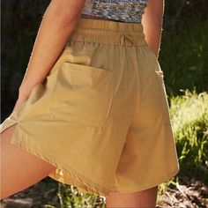 Nwt Free People Movement Levitate High Rise Shorts In Honey Wheat Brand New With Tags. Size Large. Honey Wheat, Black High Waisted Shorts, Sporty Shorts, Athletic Skirt, Free People Shorts, Mid Rise Shorts, Terry Shorts, Baby Shorts, Free People Movement