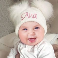 Please note:  Hat is universal size: Maximum Head Circumference: 50CM (19.68 INCH) Keep your baby warm and stylish with our adorable personalized double faux fur pom pom hat! This season's must-have accessory features a universal size, fitting head circumferences up to 50cm (19.68 inches). Crafted with love, this lightweight hat offers warmth without adding pressure, making it perfect for your little one. Add a special touch with custom embroidery, making it a unique gift for baby showers and ne Pompom Design, Pom Pom Baby, Fur Pom Pom Hat, Baby Winter Hats, Newborn Beanie, Cadeau Baby Shower, Toddler Hat, Baby Cap, Newborn Hat