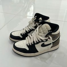 Jordan 1 Retro High Dark Mocha Size Men’s 5.5. Worn Handful Of Times! Great Condition Mochas Shoes, Mocha Shoes, Jordan 1 Mocha, Shoes Jordan 1, Shoes Jordan, Womens Jordans, White Room, Jordan 1 Retro High, Jordan 1 Retro