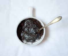 Only two ingredients needed to make this organic coffee scrub. Stimulate blood flow and revive dull flaky skin with this chemical free homemade scrub. Organic Body Scrub Recipe, Leftover Coffee Grounds, Coffee Scrub Recipe, Leftover Coffee, Organic Body Scrub, Coconut Oil Coffee, Body Scrub Recipe, Homemade Scrub, Coffee Body Scrub