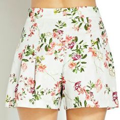 Bundle 2 Or More $15 Shorts From My Closet And Pay Only $10/Pair + Combined Discount Shipping! Gorgeous Pleated Shorts In A Silky Fabric And Gorgeous Floral Print. Side Zip. 4 Inch Inseam. Floral Print Short Bottoms For Brunch, Short Floral Print Bottoms, Forever 21 White Spring Bottoms, Forever 21 High-waist Spring Bottoms, Forever 21 Bottoms For Spring Vacation, Fitted Floral Print Bottoms From Forever 21, Forever 21 High-waisted Shorts For Spring, Forever 21 Fitted Shorts For Spring, Chic Spring Bottoms From Forever 21