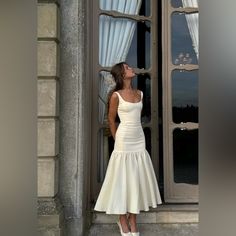 Brand New White Dress Styles, Mid Skirt, French Retro, Sling Dress, Church Outfits, Elegantes Outfit, Kochi, Looks Style, Types Of Skirts