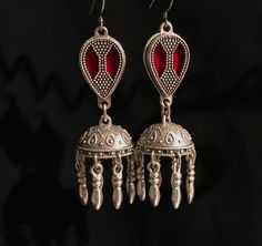 ~Handmade item~ Measurement: 8cm  in length  Material: Metal , glass  A great piece to obtain before it's gone! Kazakh Style, Belly Dance Jewelry, Dance Jewelry, Jewelry Earrings Hoops, Middle Eastern, Belly Dance, Boho Jewelry, Etsy Accessories, Handmade Items