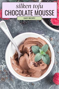 Whip up this delicious vegan chocolate mousse using silken tofu! Creamy, rich, and satisfying, it’s a simple dessert that everyone will love. Tofu Chocolate Mousse, High Protein Vegan Snacks, Tofu Dessert, Super Easy Dessert, Salty Sweet Snacks, Super Easy Desserts, Avocado Chocolate Mousse, Avocado Chocolate, Silken Tofu