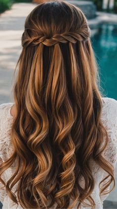 Western Hairstyle, Western Hairstyles, Hairstyles With Curled Hair, Carnival Hairstyles, Bridesmaid Hair Inspo, Tail Hairstyle, Barbie Hairstyle, Hairstyle Examples, Blonde Fashion