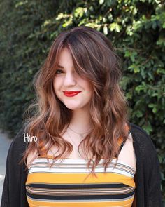 bangs lob fringe layered hairstyleology curly Curtain Bangs Round Face, Bangs Round Face, Layered Lob, Makeup Beauty Hacks, Natural Beauty Hacks, Bangs For Round Face, Makeup Hacks Beauty Secrets, Balayage Color, Ultra Beauty