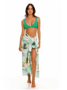 Elevate your beach look with the essential Poppy SARONG. Versatile in its many uses as a scarf, sarong, or dress, its transparent and lightweight fabric allows for endless creativity. Handcrafted with delicate detail and one size fits all, it is a luxurious addition to any wardrobe. Materials 85% Woven Polyamide 15% Elastane Made In Colombia Care Instructions. Maximum recommended temperature: 40 degrees C° or dry clean Do not use dryer Do not iron Do not use sunscreen Do not drain, twist or rub Use Sunscreen, Short Long Dresses, Jumper Pants, Transparent Fabric, Skirt Jumper, Palm Spring, Work Wear Women, Scarf Men, Beach Look