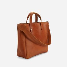 Merkato Small Zip Tote – Parker Clay Minimal Handbag, Minimal Bags, Leather Tote Handbags, Everyday Routine, Zip Tote, Monogram Styles, Monogrammed Items, Best Bags, Tote Bag Leather