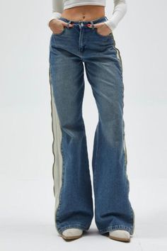 100% Cotton denim Inseam apx 33' High rise fit, apx 12' Neon zipper detail along the sides Model wears a size XS Zipper Jeans, Really Cute Outfits, Zipper Detail, Dress Accessories, Side Zipper, Best Sellers, High Rise, Cute Outfits, Neon