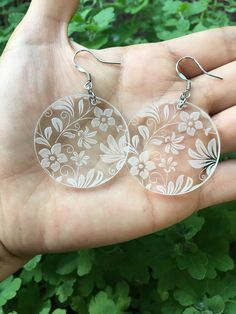 Check out this item in my Etsy shop https://www.etsy.com/listing/1238144514/earrings-acrylic-earrings-dangle Acrylic Earrings Cricut, Glowforge Earrings Acrylic, Clear Acrylic Earrings, Flower Shaped Crystal Earrings For Gift, Flower-shaped Crystal Earrings For Gift, Clear Crystal Earrings For Pierced Ears, Trendy Round Flower Earrings As Gift, Trendy White Resin Earrings, Trendy Round Flower Earrings For Gift