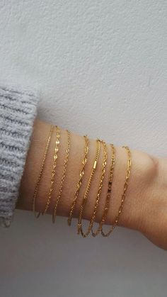 Dainty Gold Jewelry Bracelets, Pretty Gold Bracelet, Minimalist Bracelet Gold, Bracelet En Or, Cute Gold Bracelets Simple, Simple Bracelets Gold, Dainty Bracelets Gold, Classy Bracelets, Gold Dainty Jewelry