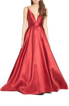 MAC DUGGAL Ieena Plunging Sweetheart Neck Ballgown DRESS GOWN SIZE 10 #MacDuggal #Formal Red Satin Prom Dress, Ball Skirt, Split Dress, Mac Duggal, Formal Dresses For Women, Sweetheart Neck, Evening Dresses Long, Nordstrom Dresses