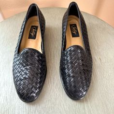 Never Worn, Beautiful Leather Loafers Really Comfortable And Foot Slimming Great Quality Elegant Slip-ons With Woven Sole And Round Toe, Spring Formal Loafers With Woven Sole, Black Woven Leather Slip-on Loafers, Classic Woven Leather Loafers With Round Toe, Black Woven Leather Loafers With Round Toe, Elegant Woven Leather Slip-on Loafers, Classic Loafers With Woven Sole, Classic Loafers With Woven Sole And Flat Heel, Elegant Loafers With Woven Sole And Round Toe