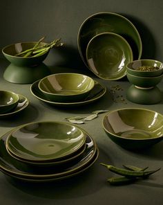 Serve your meals in style with this timeless Organic Shaped Dinnerware Set. Featuring a unique and sophisticated Berber design, this 16-piece set is composed of stoneware best-sellers, making it a great choice for kitchen and table design. Dinnerware Sets Unique, Dinner Sets Dinnerware, Green Dinnerware, Natural Baskets, Green Plates, Matte Green, Luxury Dinnerware, Organic Forms, Ceramic Dinnerware