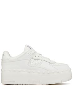 white calf leather panelled design signature Rockstud detailing perforated detailing raised logo detail round toe front lace-up fastening logo patch at the tongue branded heel counter branded insole flatform rubber sole Low-top Calf Leather Sneakers, High-top Leather Platform Sneakers With Embossed Logo, Designer Low-top Platform Sneakers For Streetwear, Calf Leather Platform Sneakers With Textured Sole, High-top Sneakers With Studded Rubber Outsoles And White Sole, Calf Leather High-top Sneakers With Textured Sole For Streetwear, Luxury Studded Platform Sneakers With White Sole, Platform Sneakers With Branded Insole And Round Toe, Textured Sole Calf Leather Sneakers For Streetwear