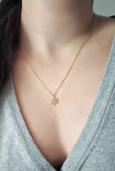 14K 9K Snowflake Charm Necklace, Solid gold necklace, Wintertime Pendant necklace, Winter Jewelry, Dainty Layering Necklace, Winter Jewelry, 9K Snowflake Necklace, FREE EXPRESS SHIPPING Dainty, minimalist necklace with a small snowflake pendant/charm made in 14K or 9K solid gold. We all are like a snowflake...All different in our beautiful way! Whisper...Let it snow! Hammered Disc Necklace: https://www.etsy.com/listing/596508774 -------------------------------------------------- D E T A I L S 14 Yellow Gold Snowflake Jewelry For Gift, Yellow Gold Snowflake Jewelry Gift, Gold Snowflake Jewelry For Anniversary, Dainty Gold Jewelry For Christmas, Gold Snowflake Jewelry For Gifts, Gold Snowflake Jewelry Gift, Dainty Yellow Gold Christmas Jewelry, Dainty Yellow Gold Jewelry For Christmas, Dainty Gold Necklace Layered