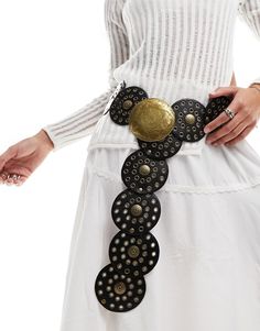 Accessories by South Beach Buckle up your style Disc strap Gold-tone eyelet details Adjustable length Snap fastening Coachella Dress Outfit, Sugar Plum Fairy Makeup, Disc Belt, Desert Festival, Outfit Photos, Festival Trends, 70s Inspired Fashion, Birthday Fits, Coachella Dress