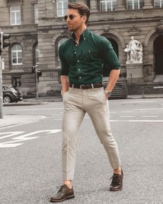 Shirt And Pants Combinations For Men, Men Work Outfits, Casual Look For Men, Best Business Casual Outfits, Vans Outfit, Formal Men Outfit, Hot Pockets, Men Fashion Casual Shirts, Joggers Outfit