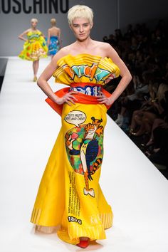 Moschino | Fall 2014 Ready-to-Wear Collection | Style.com Pop Art Fashion, Mode Costume, Couture Mode, Milano Fashion Week, Jeremy Scott, Cara Delevingne, Fall 2014, Milan Fashion Week, Colorful Fashion