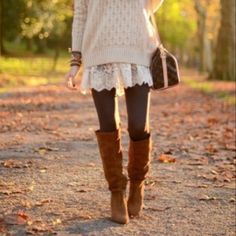 Talk Express Boots Tan Color Chunky Heel Height 3 Inches New Without Tags Beige Knit Sweater, White Lace Skater Dress, Weekend Mode, Look Boho Chic, Fall Family Photo Outfits, Thanksgiving Fashion, Quoi Porter, Mode Boho, Bohol