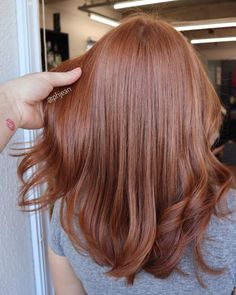 Lady Locks, Light Auburn Hair, Ginger Hair Color, Short Hairdos, Hair Color Auburn, Strawberry Blonde Hair, Long Red Hair, Hair Shades, Brown Blonde Hair