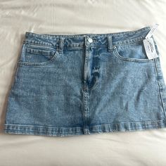 Rsq Tilly’s Denim Mid Rise Mini Skirt. Never Worn Before Still Has Tags. Size 29 Cute Skirts Fall, Brandy Melville Jean Skirt, Casual Mini Denim Skirt At Affordable Price, Cute Jean Skirts, Thrifted Skirts, Mini Skirt Outfit Denim, Fall Thrifting, Alice Clothes, Thrift Manifest