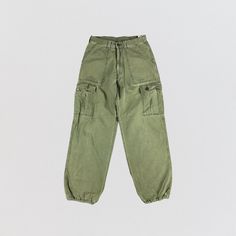 Vintage Schott Cargo Pants-JM2136 Hello and thank you for your interest in this item and in shopping with us. Before purchasing any item from us, please read "the particulars" below and understand and agree with them. Please note this is Pre-Owned and some items is Vintage and are not new and therefore might have minor imperfections. Please read the measurement before purchase Measurements (inches)  Waist : 29 Inches Rise : 12 Inches Hips : 43 Inches Leg Opening : 13 Inches Inseam Length : 31 In Military Parachute Pants With Hip Pockets, Military Trousers With Hip Pockets, Vintage Streetwear Pants With Multiple Pockets, Vintage Straight Leg Parachute Pants With Cargo Pockets, Vintage Cargo Style Pants For Streetwear, Vintage Straight Leg Bottoms With Multiple Pockets, Vintage Straight Leg Pants With Multiple Pockets, Vintage Green Bottoms With Cargo Pockets, Vintage Full-length Cargo Bottoms