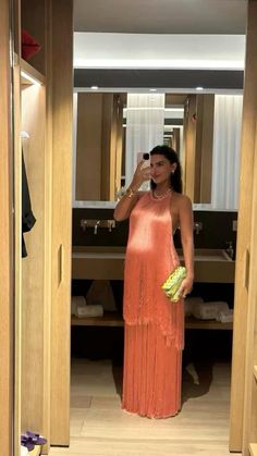 Gala Dresses For Pregnant Women, Formal Wear For Pregnant Women, Wedding Guest Dress Pregnant, Pregnant Baddie Outfits, Ootd Pregnant Outfits, Elegant Pregnancy Outfits, Pregnant Wedding Guest Outfit, Classy Pregnancy Outfits, Pregnancy Outfits Casual