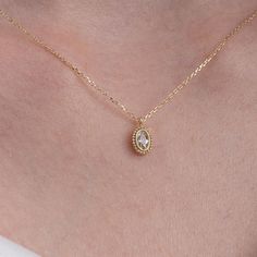 14K Solid Gold Bezel Settings Necklace Elevate your look with the timeless elegance of the 14K Solid Gold Bezel Settings Necklace, featuring a minimalist yet captivating design. 🌟 Product Features 🌟 Weight: 1.65 grams ⚖️ - Light and comfortable for daily wear. Material Colors: Available in 🌈 Yellow Gold, 🌹 Rose Gold, and ⚪ White Gold. Chain Length: 📏 Choose from 17 inch, 18 inch, 19 inch, or 20 inch for your ideal fit. Presentation: 🎁 Shipped with a special box and bag, making it perfect f Principal Gifts, Godfather Gifts, Handmade Gold Jewellery, Bezel Necklace, Godmother Gifts, Nana Gifts, Anniversary Jewelry, Grandmother Gifts, Bezel Pendant