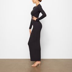 This long-sleeve, double-lined dress is designed to accentuate your silhouette, offering snatching at waist and smoothing for arms, hips, and legs. Fits true to size. Basic Maxi Dress, Long Sleeve Dress Black, Long Bodycon Dress, Black Long Sleeve Dress, Black Xs, Black Media, Casual Dresses For Women, Sleeve Dress, Dress Black