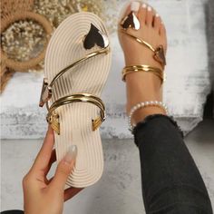 Super Cute And Stylish Ships In 5-10 Business Days Tags: #Shoes #Heels #Party #Newyears #Holiday #Sandals #Gold #Beautiful #Glitter Toe Ring Designs, Flip Flops Style, Womens Sandals Summer, Summer Slippers, Summer Flats, Beach Flip Flops, Contemporary Chic, Slides Shoes, Beach Shoes