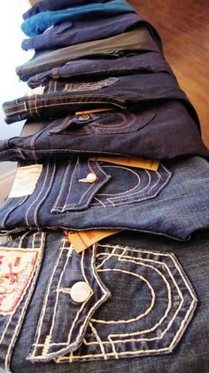 How to Care For Premium Denim: Featuring True Religion - Society19 Jean Top Outfits, Big Sweater, Jean Short Outfits, Jeans Outfit Winter, Jeans Outfit Fall, Urban Explorer, Jeans Outfit Casual, Fall Jeans, Winter Jeans