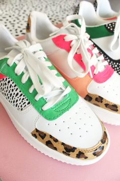 DIY Painted Sneakers | The Pretty Life Girls How To Paint Tennis Shoes Diy, Painted Tennis Shoes Ideas, Paint Sneakers Diy, Diy Sneakers Paint, Painting Shoes Diy, Painted Shoes Diy Easy, Sneaker Painting Ideas, Painted Sneakers Diy, Diy Shoe Designs