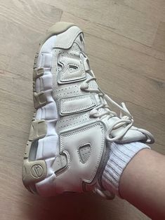 Nike Air More Uptempo Cream, Nike Air Uptempo Shoes Outfit, Uptempo Shoes, Nike Uptempo, Nike Air Uptempo, Sneakers Nike Air, Air Nike