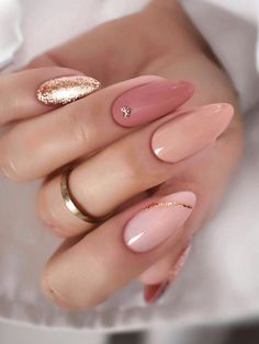 Nails 2023 Rose Gold, Engagement Nails Ideas Simple Almond, Gold Holiday Nails Glitter, Nails With Rose Gold Ring, Neutral Rose Gold Nails, Blush And Rose Gold Nails, Good And Pink Nails, Nails For Rose Gold Ring, Nails Fall Wedding Guest