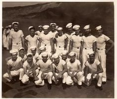 American sailors? Sperry Top Sider Men, United States Naval Academy, Vintage Sailor, Navy Sailor, Manama, United States Navy, Men In Uniform, Military Men, Vintage Military