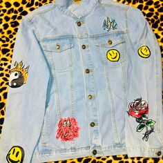 Denim Jacket Size Xl Super Cute Graphics New Oversized Casual Outerwear With Patches, Casual Oversized Outerwear With Patches, Oversized Casual Denim Jacket With Patches, Trendy Long Sleeve Denim Jacket With Patches, Trendy Button-up Streetwear Outerwear, Casual Cotton Outerwear With Patches, Casual Long Sleeve Outerwear With Patches, Oversized Spring Outerwear With Patches, Urban Blue Button-up Denim Jacket