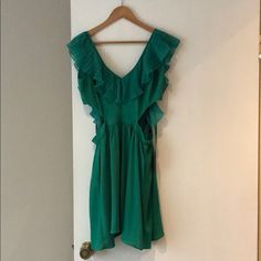 Great For Wedding And Parties Chiffon A-line Dress For Date Night, Chic Green A-line Chiffon Dress, Summer Bridesmaid Midi Dress With Ruffles, Spring Party Chiffon Dress For Summer, Chic Summer Chiffon Dress For Garden Party, Green Knee-length Chiffon Dress For Summer, Green Knee-length Chiffon Summer Dress, Knee-length Green Chiffon Dress For Summer, Green Midi-length Chiffon Dress For Summer