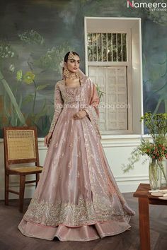 Heavy Peach Lehenga Combination Bridal Dress Lehenga Combination, Pakistani Frocks, Long Choli Lehenga, Pakistani Bridal Lehenga, Peach Lehenga, Pakistani Bridal Dress, Walima Dress, Desi Wedding Dresses, Pakistani Bridal Dresses