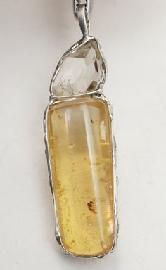 Beautiful copal with insect and Herkimer Daimant as a pendant Copal is young amber ... Details: Pendant 49 x 13 x 11 mm Copal with insects, Brazil Herkimer Daimant 925 silver, soldered Affirmation: - open-mindedness - self-realization - carelessness - Happiness Open Mindedness, Pendant Necklaces, Insects, Jewelry Necklace Pendant, Brazil, 925 Silver, Amber, Etsy Accessories, Jewelry Necklaces