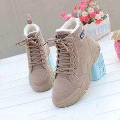 Shoes For Women Winter, Girls Shoes Teenage, Shifting Outfits, Girls Footwear, Grunge Shoes, Casual Shoes Women Sneakers, Asian Clothes, Preppy Shoes, Pretty Shoes Sneakers