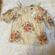 Nwt Open Shoulder Top Size Small. Cream Floral Print Tops For Spring, Beige Floral Print Summer Tops, Summer Beige Floral Print Tops, Long Sleeve Ruffle Top, Open Shoulder Top, Sheer Floral Top, Brown Blouse, Company Shirts, Black Blouse Long Sleeve