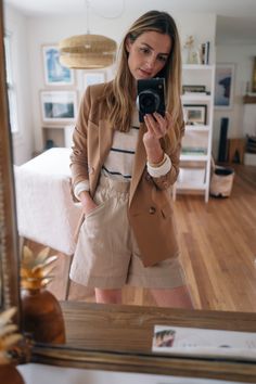 Light Blazer, Striped Sweater and Linen Shorts New England Outfit, England Outfits, Light Blazer, Paperbag Shorts, Linen Sweater, Clothing Details, Great Lengths, Linen Shorts